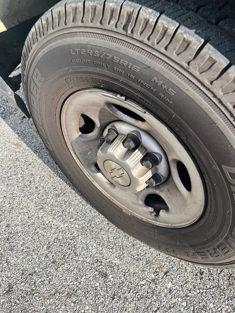 Used 2021 Chevrolet Express 2500 w/ Driver Convenience Package RWD image 9