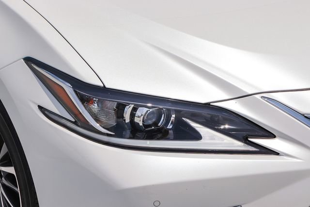 Used 2025 Lexus ES 350 w/ Premium Package FWD image 11