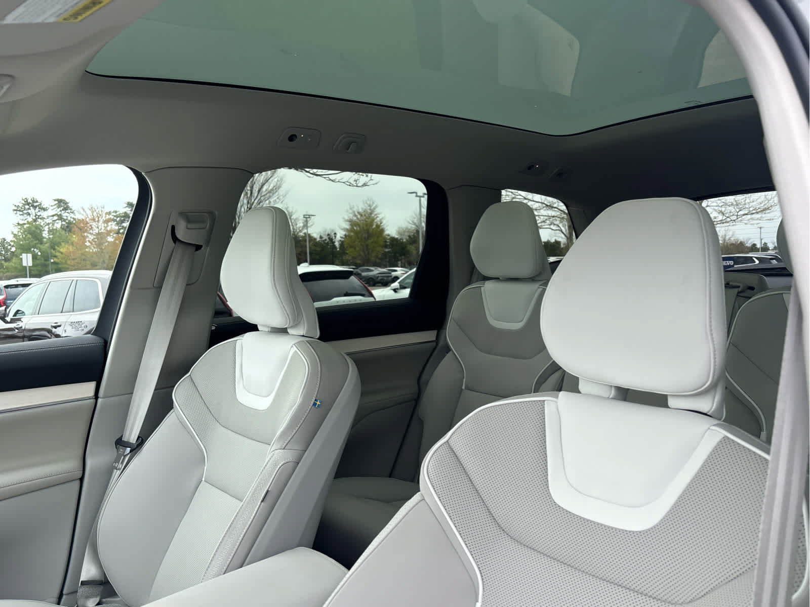 New 2026 Volvo EX90 Plus AWD/4WD image 20