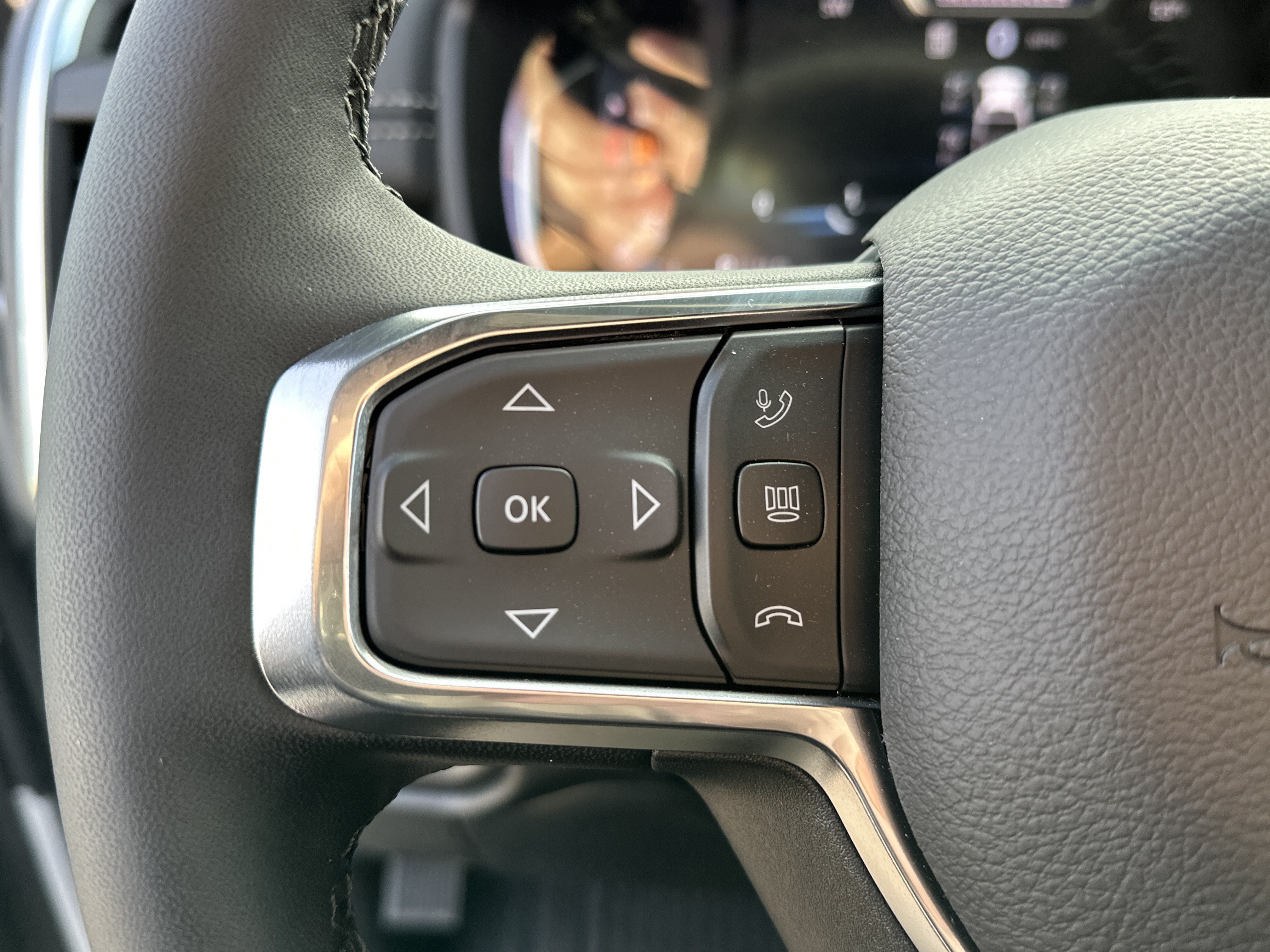 New 2026 RAM 2500 Laramie w/ Sport Appearance Package AWD/4WD image 18