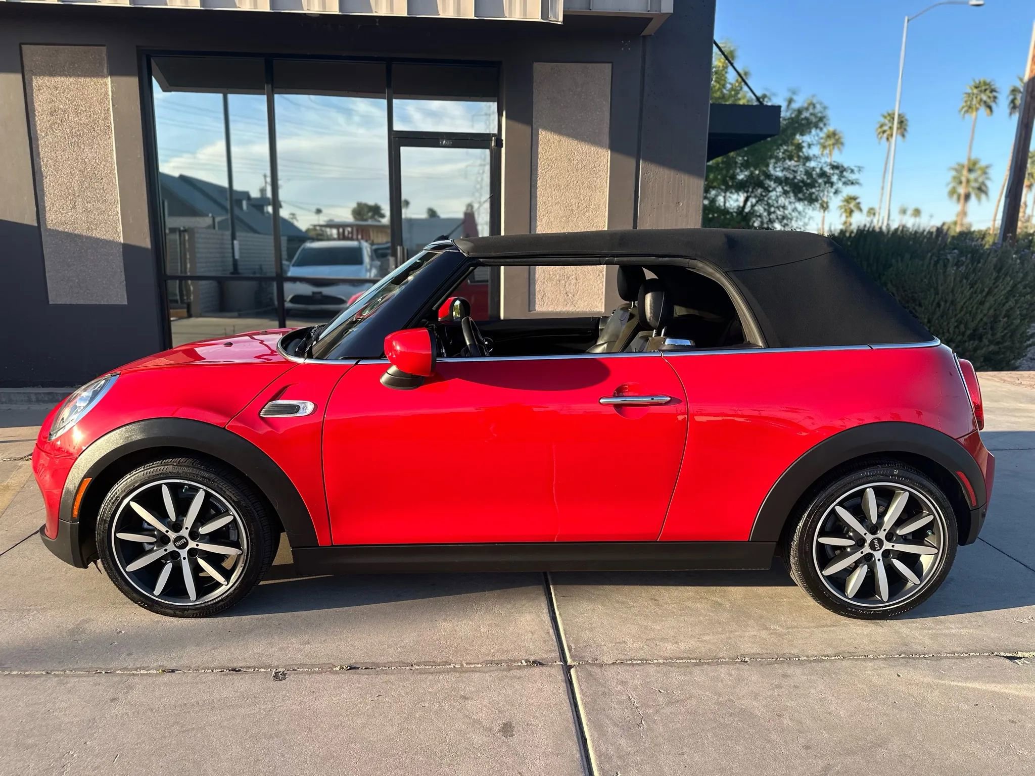 Used 2021 MINI Cooper Convertible image 4