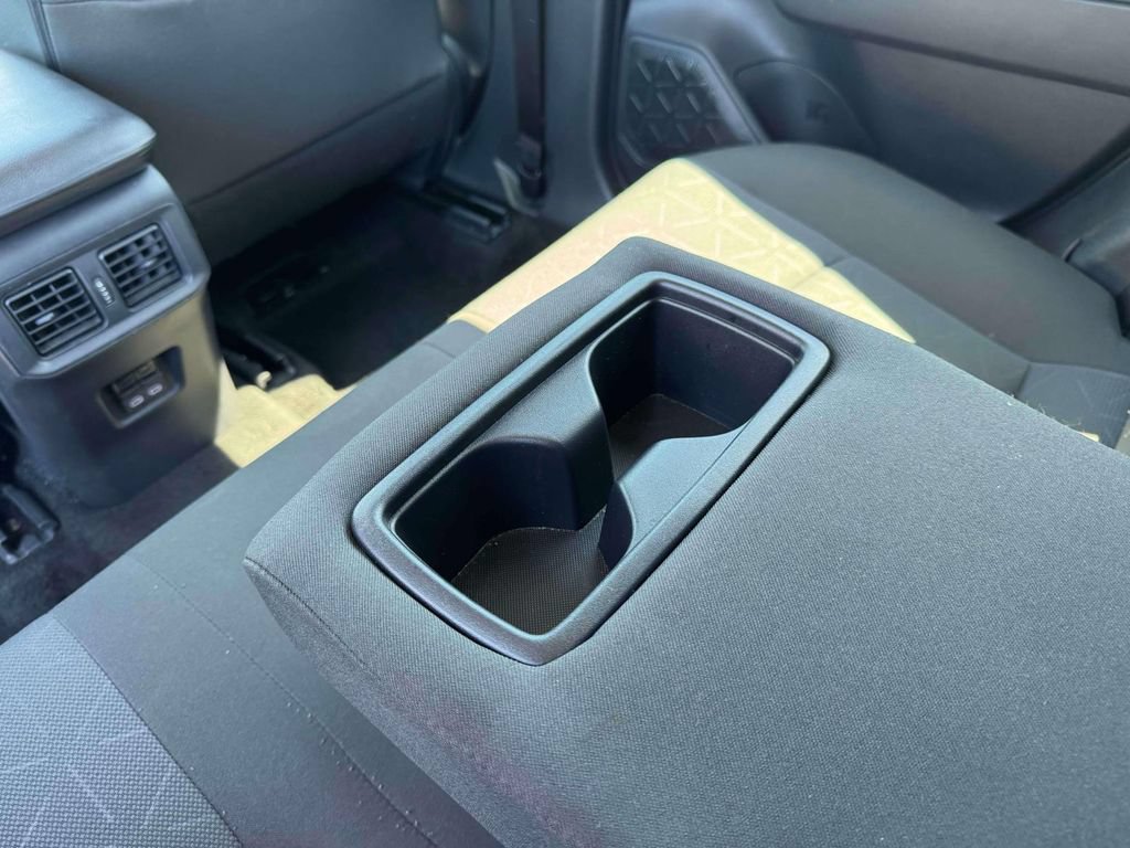 Used 2025 Toyota RAV4 XLE AWD/4WD image 15