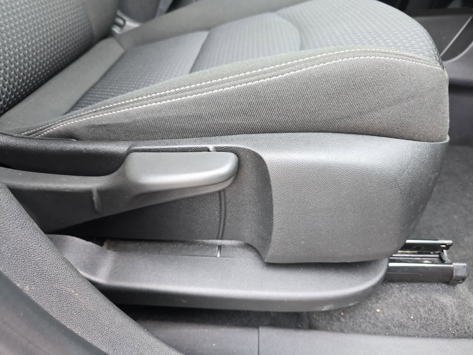 Used 2024 GMC Terrain SLE AWD/4WD image 12
