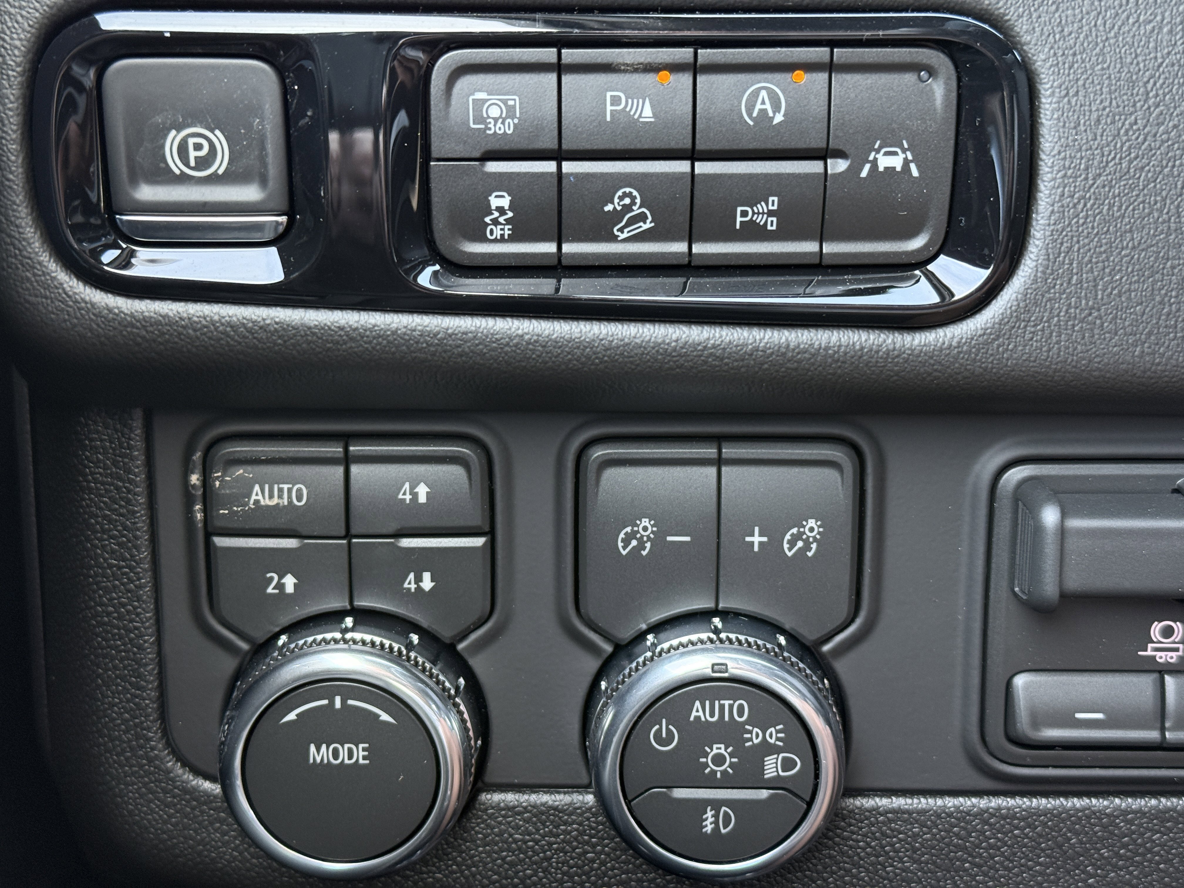 New 2026 GMC Yukon XL Elevation image 34