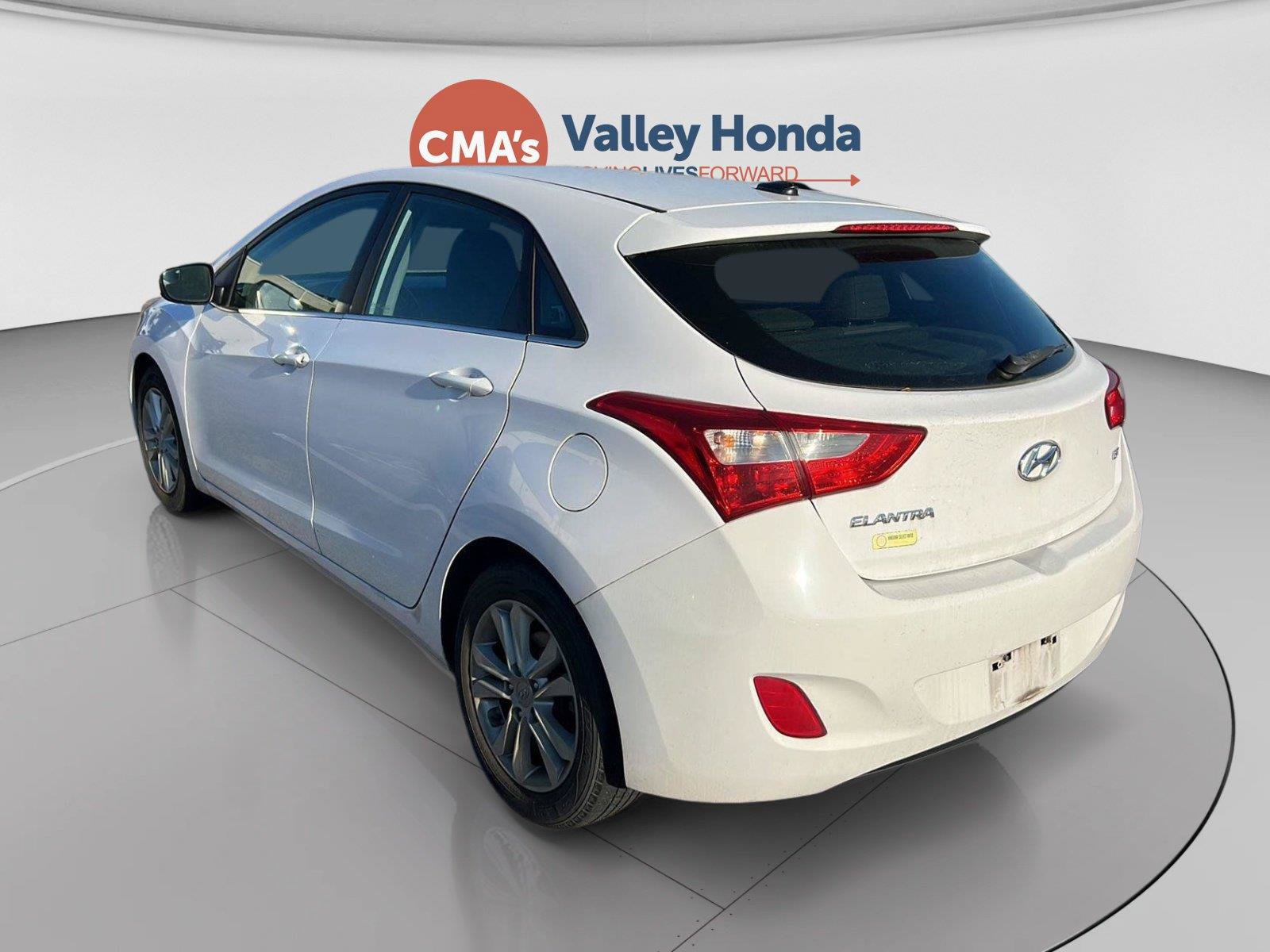 Used 2015 Hyundai Elantra GT FWD image 3