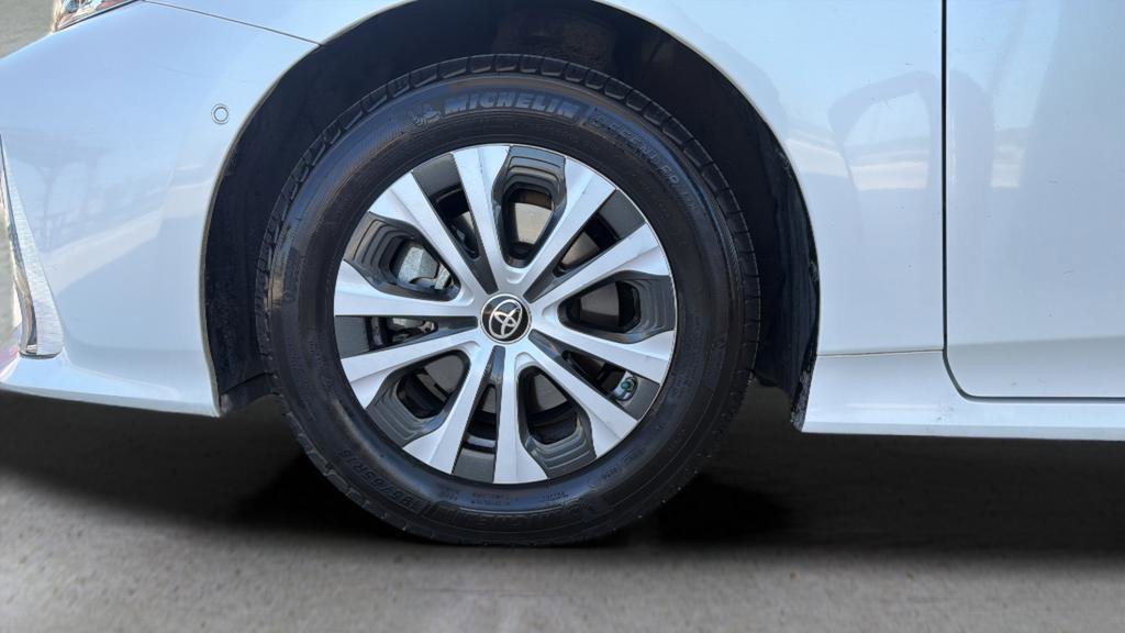 Used 2021 Toyota Prius Prime Limited FWD image 29