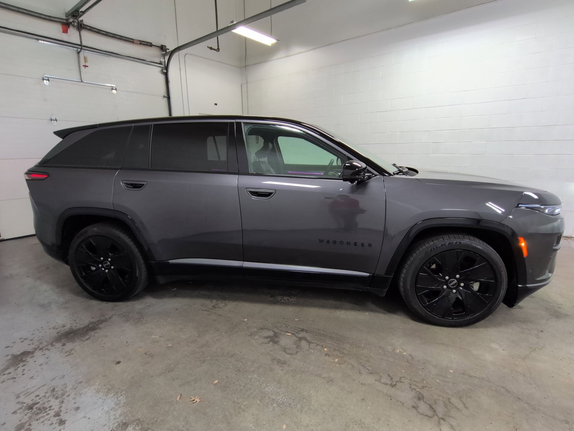 Used 2024 Jeep Wagoneer Launch Edition image 2