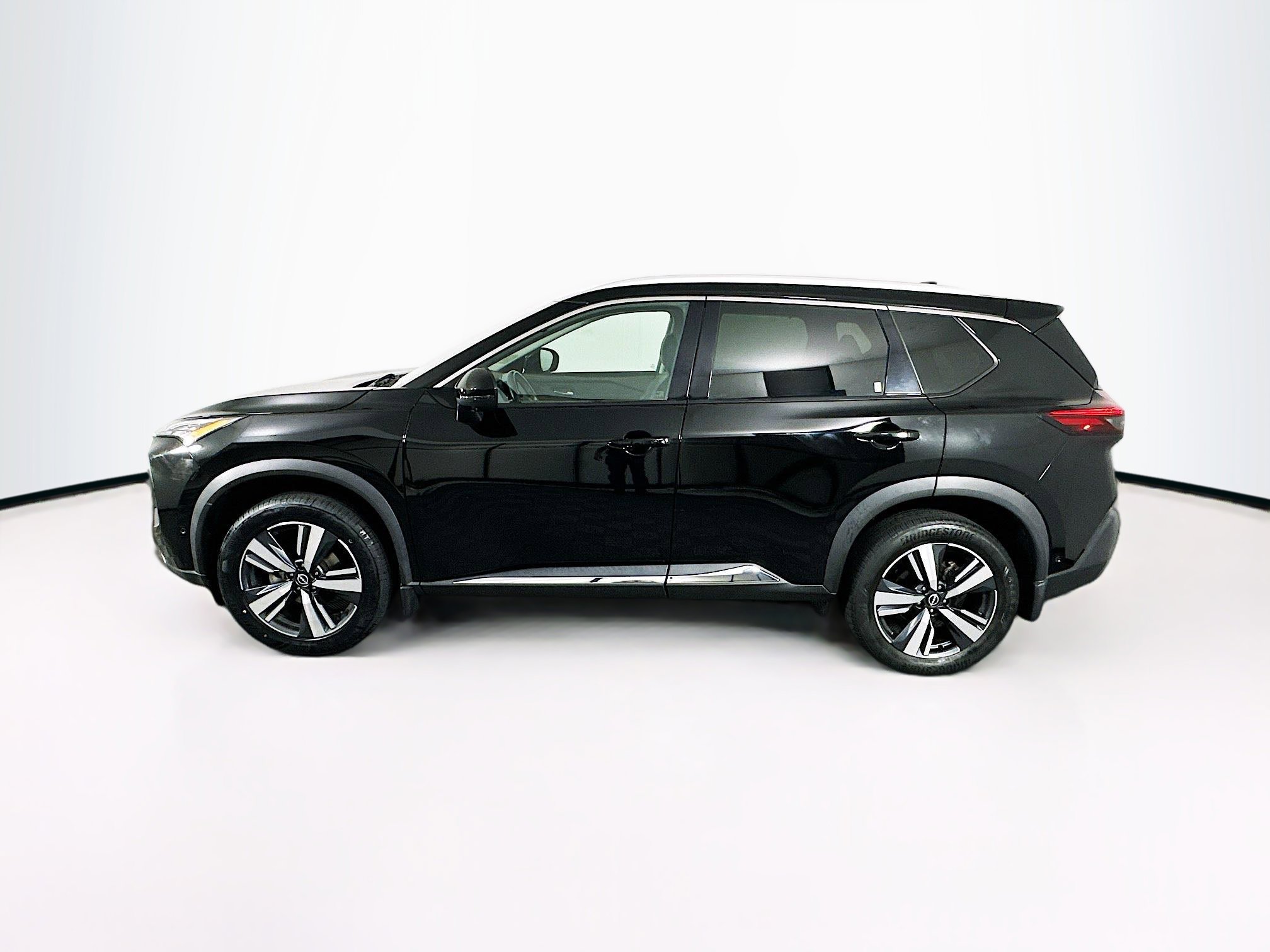 Used 2023 Nissan Rogue SL w/ SL Premium Package AWD/4WD image 4