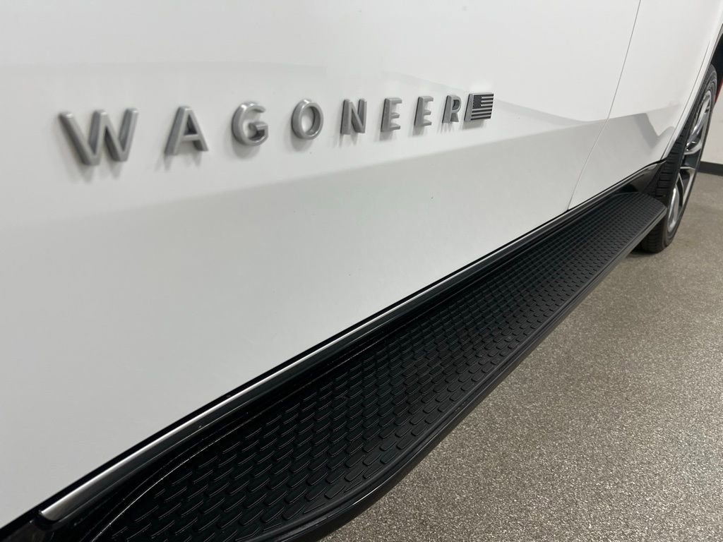 Used 2024 Jeep Wagoneer L Series II w/ Premium Group I image 16