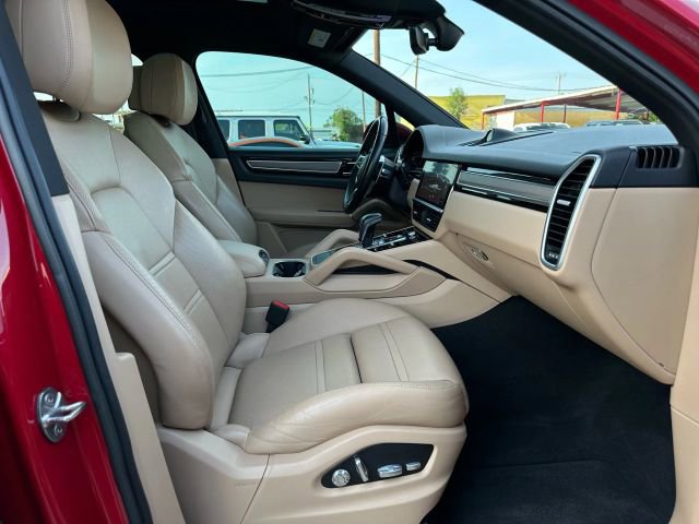 Used 2021 Porsche Cayenne image 15