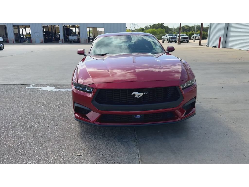 Used 2024 Ford Mustang Coupe RWD image 3