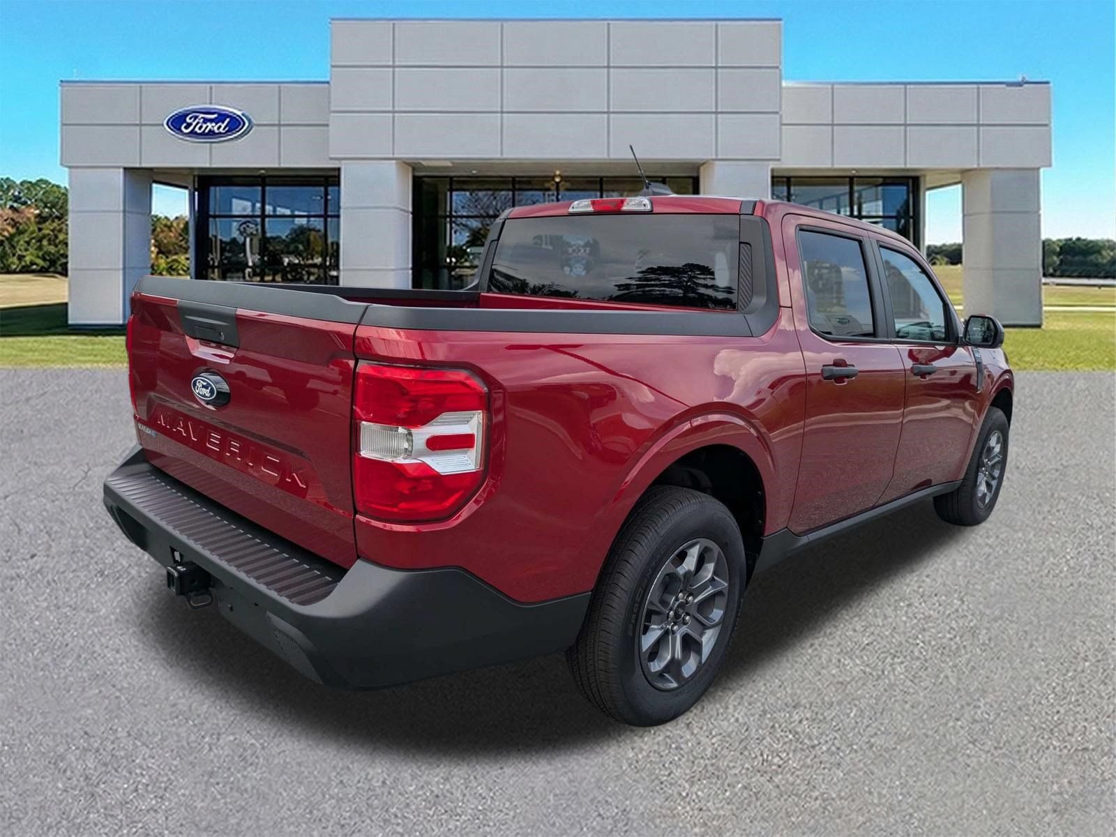 New 2026 Ford Maverick XLT w/ XLT Luxury Package FWD image 2