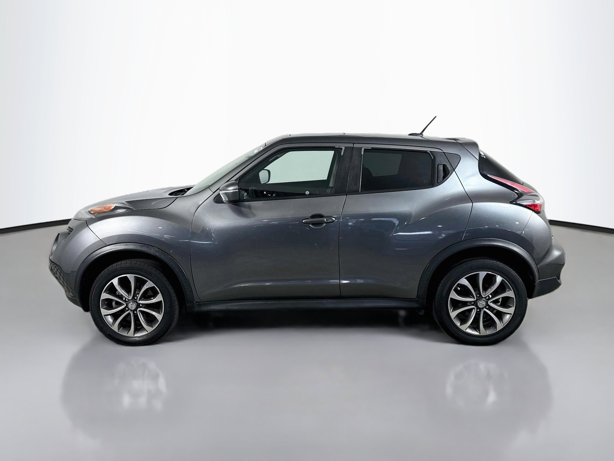Used 2017 Nissan Juke SV FWD image 6