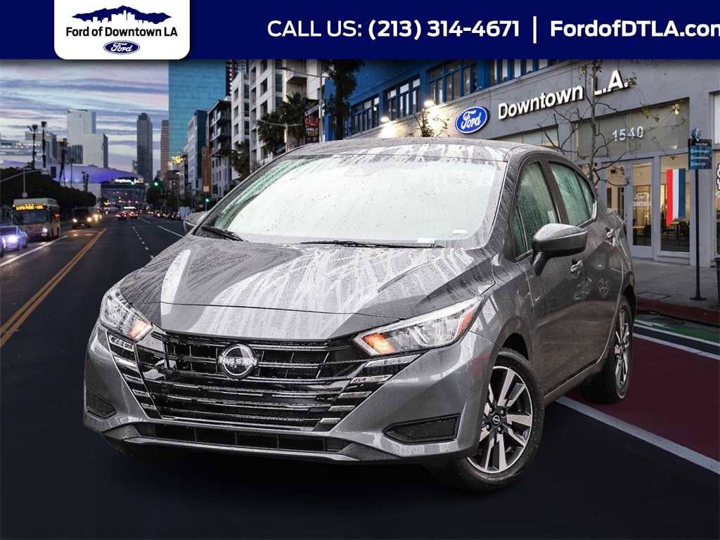 Used 2023 Nissan Versa SV image 1