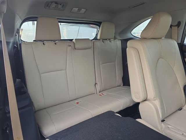 Used 2024 Toyota Highlander Limited image 14