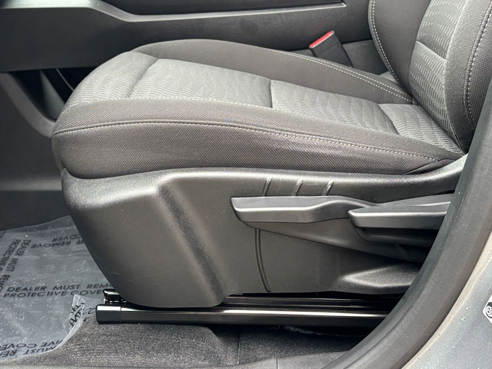 Used 2025 Chevrolet Equinox LT image 23