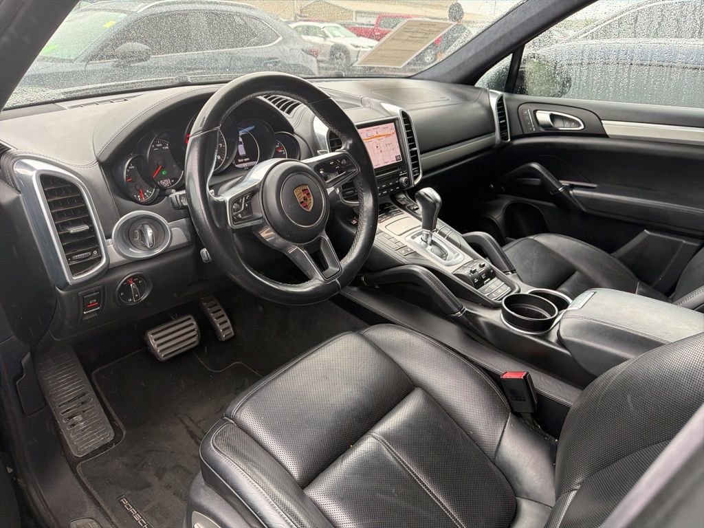 Used 2017 Porsche Cayenne GTS AWD/4WD image 9