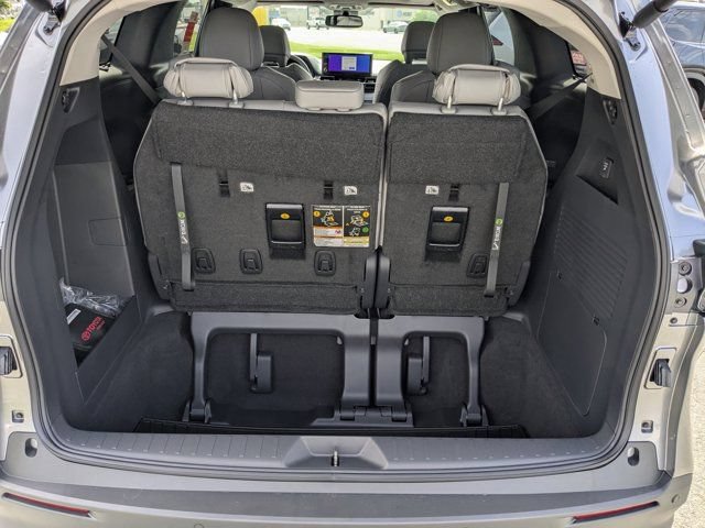 New 2026 Toyota Sienna XLE FWD image 13