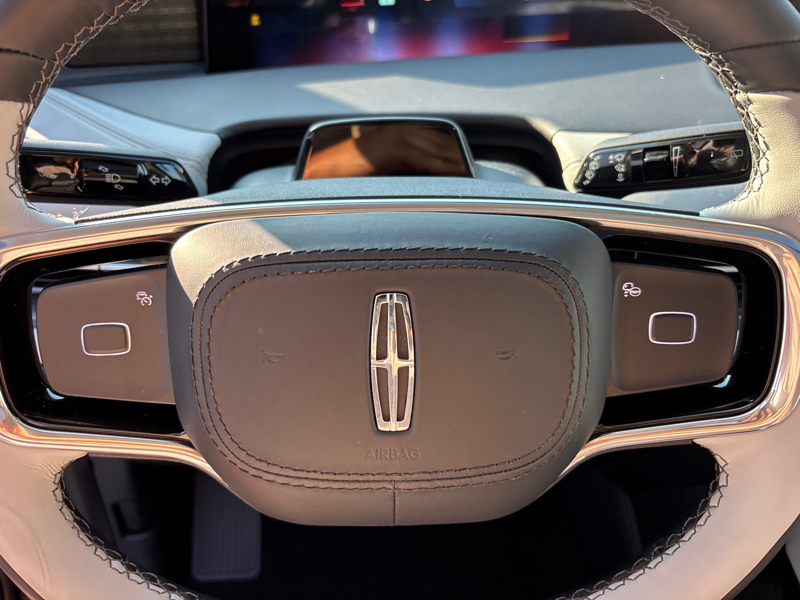 New 2026 Lincoln Navigator Black Label w/ Black Label Special Edition AWD/4WD image 15