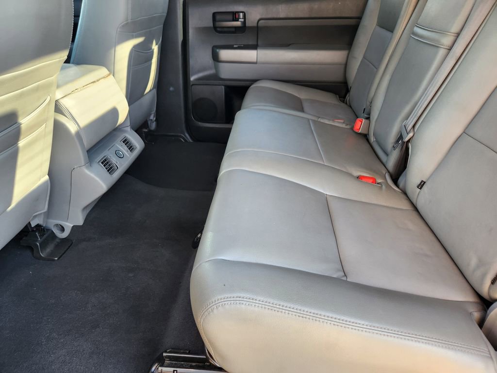 Used 2013 Toyota Tundra 4x4 CrewMax image 18