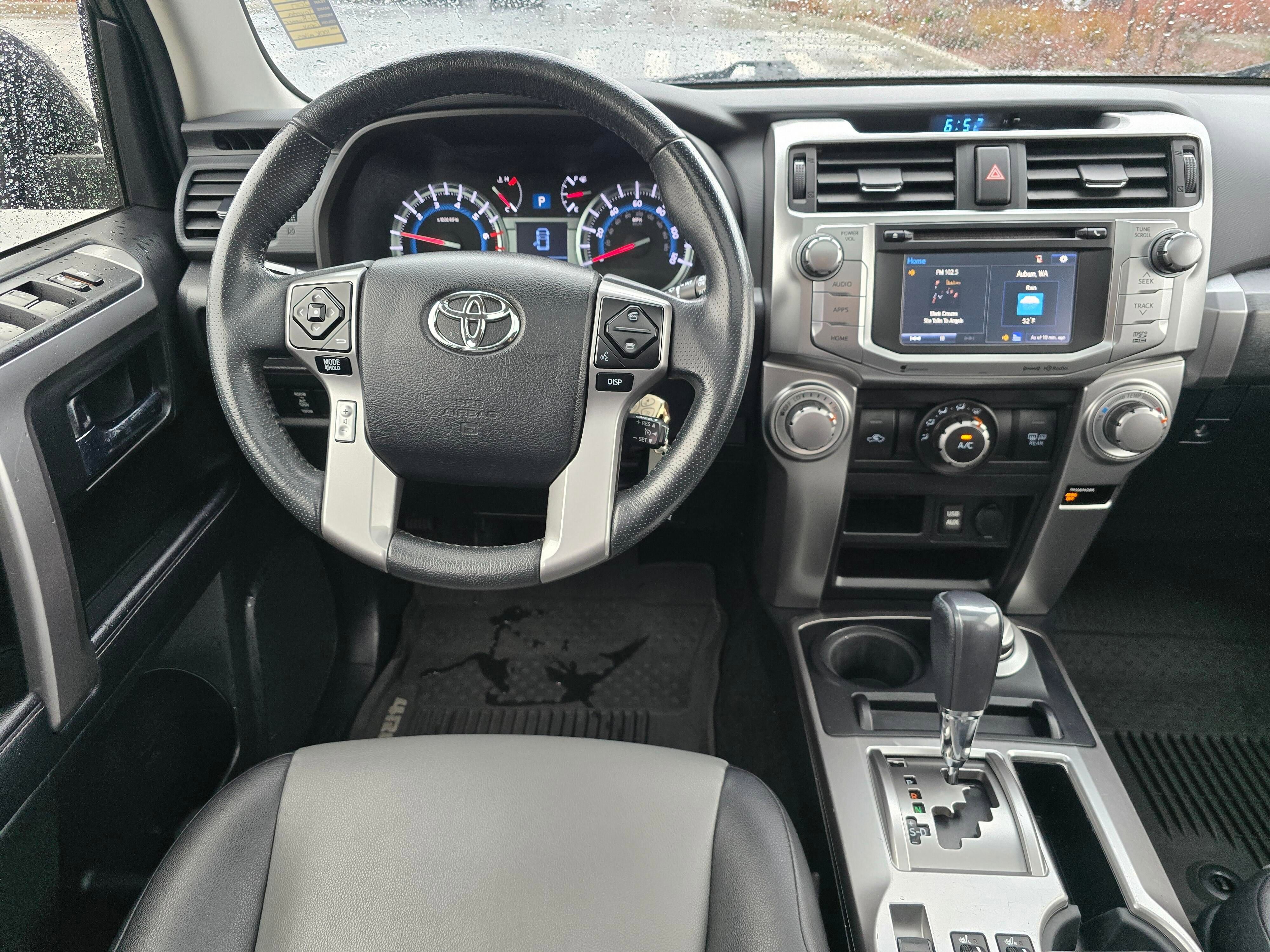 Used 2017 Toyota 4Runner SR5 Premium image 15