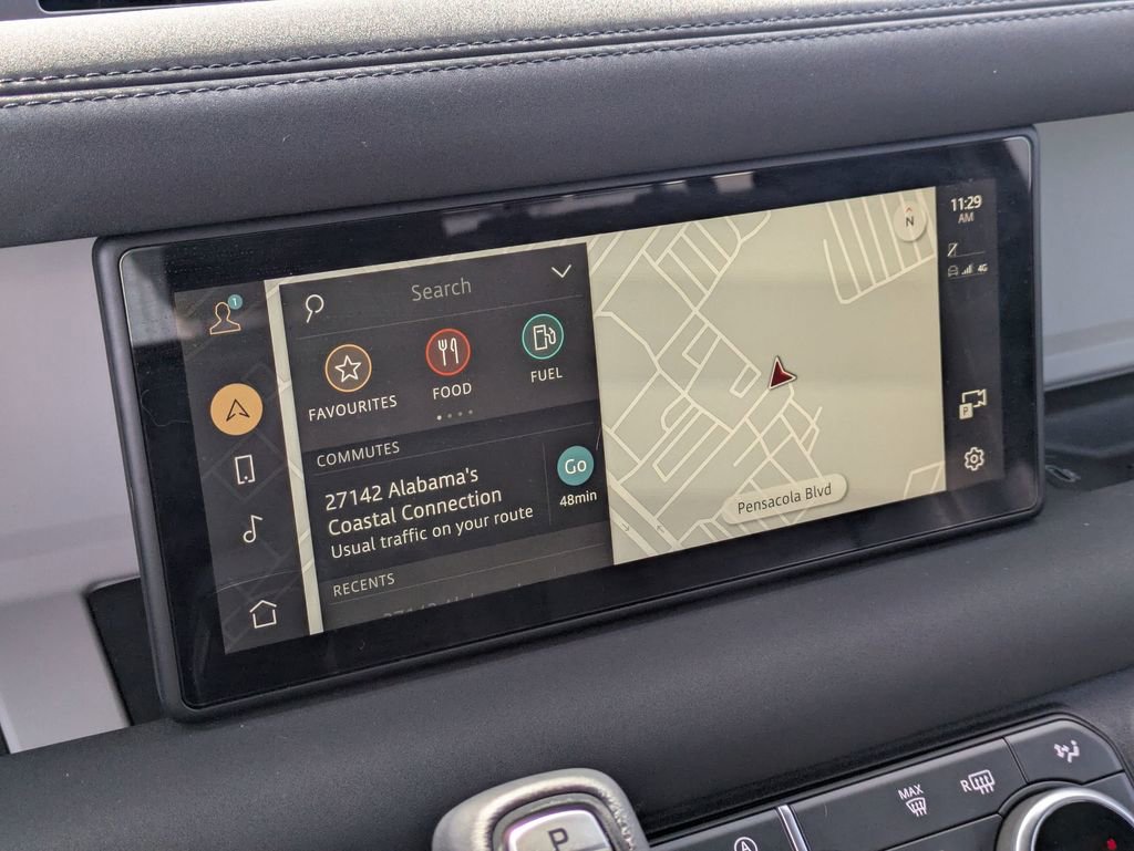 Used 2023 Land Rover Defender 90 X-Dynamic SE image 24