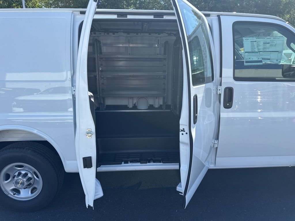 New 2025 Chevrolet Express 2500 Work Van w/ Driver Convenience Package image 23