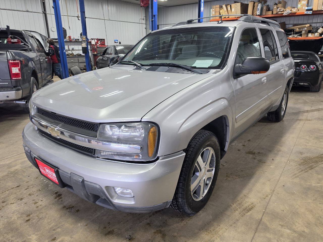 Used 2005 Chevrolet TrailBlazer EXT 4WD w/ LS Preferred Equipment Group image 4