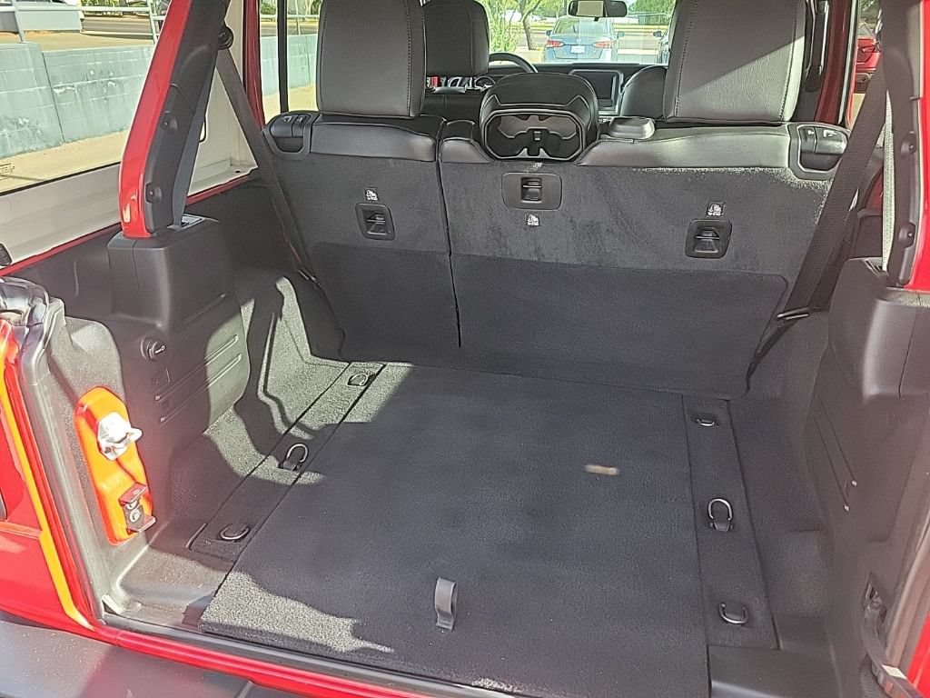 Used 2021 Jeep Wrangler Unlimited Sahara AWD/4WD image 14