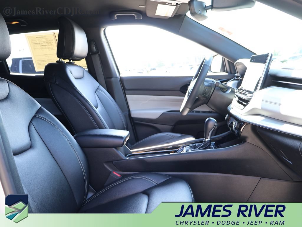 Used 2025 Jeep Compass Limited AWD/4WD image 9