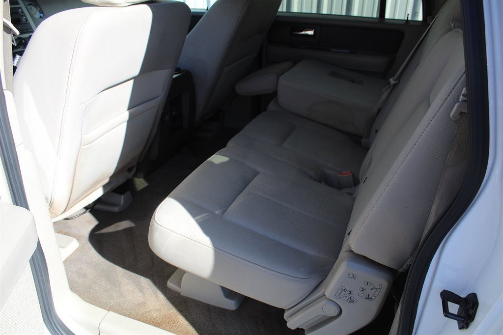Used 2011 Ford Expedition EL XLT image 7