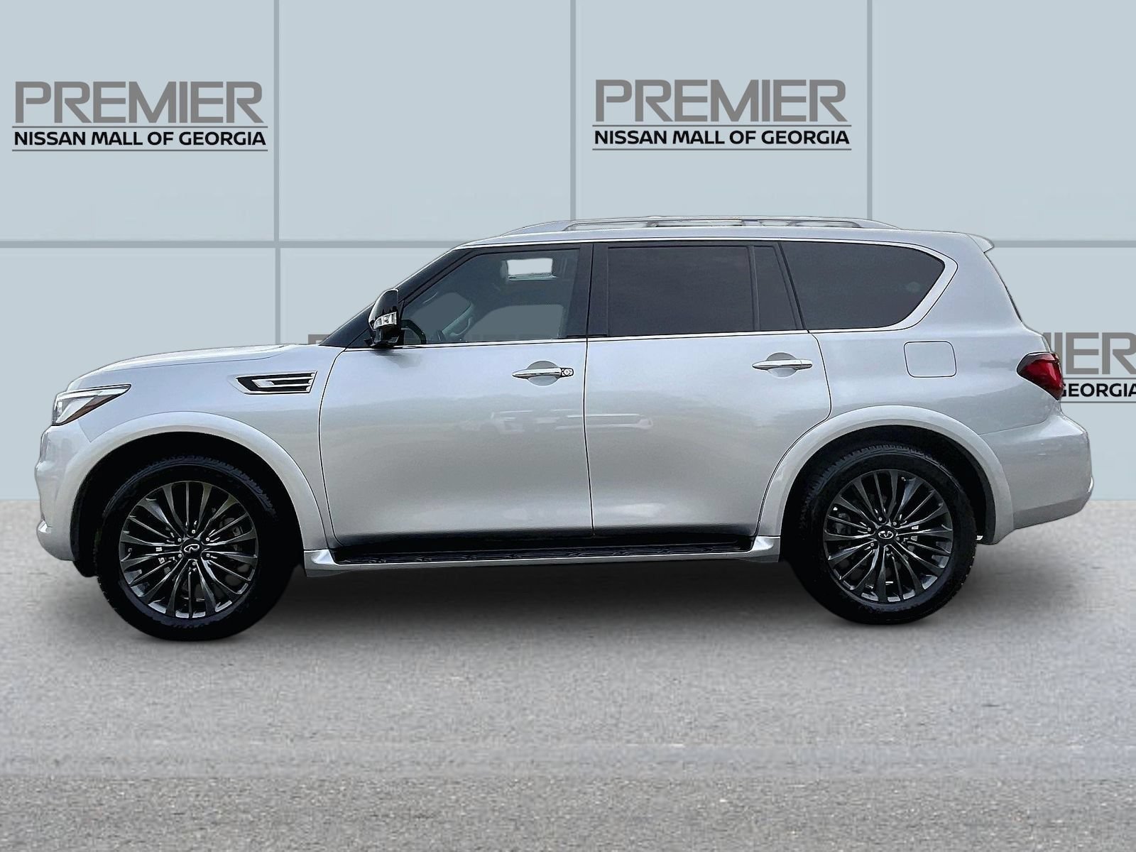 Used 2023 INFINITI QX80 Premium Select w/ Cargo Package RWD image 4