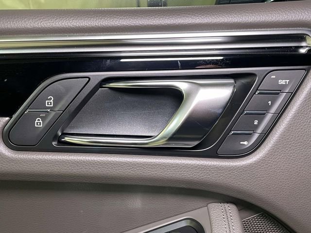 New 2026 Porsche Macan image 38