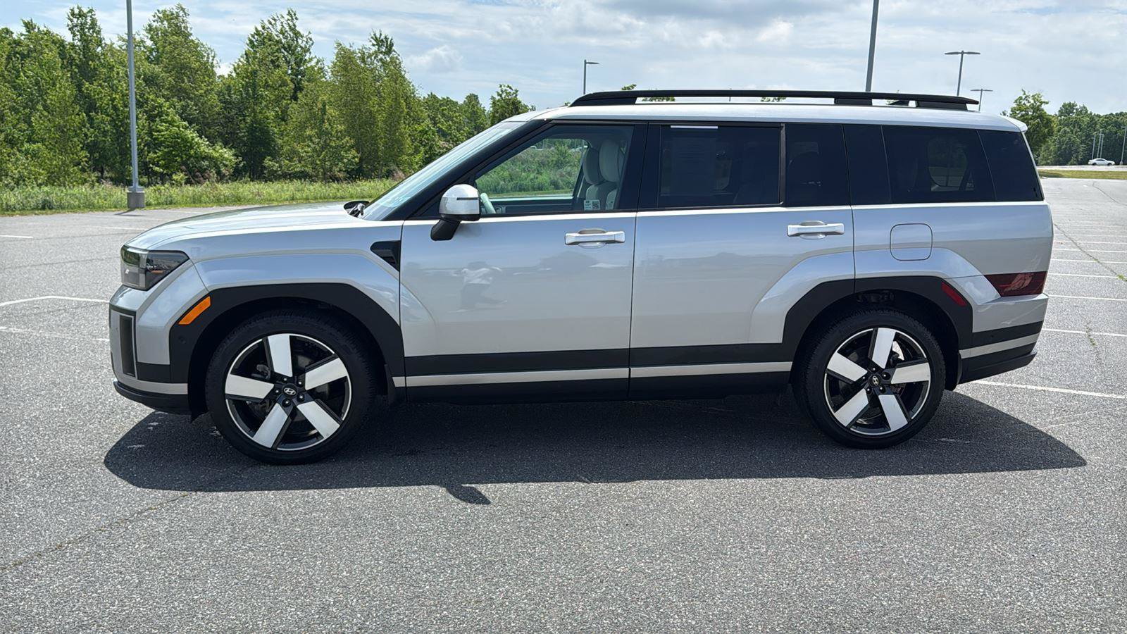 Certified 2024 Hyundai Santa Fe Limited AWD/4WD image 12