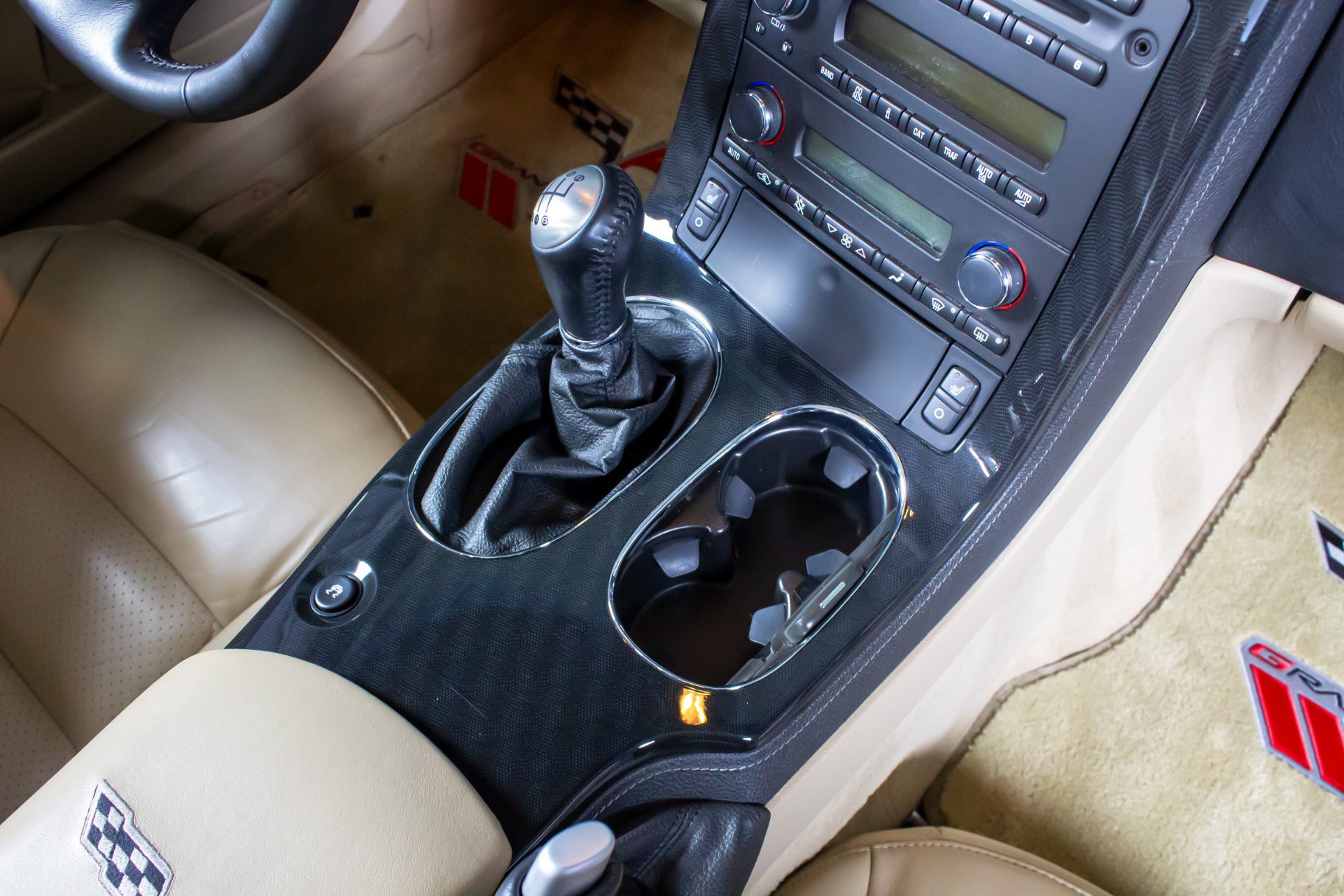 Used 2010 Chevrolet Corvette Grand Sport w/ Preferred Equipment Group RWD image 46
