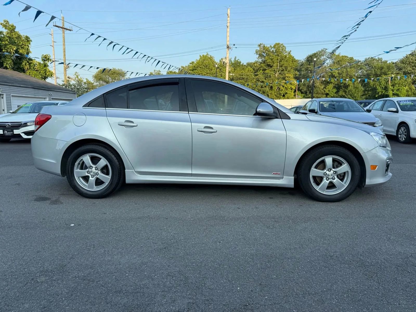 Used 2016 Chevrolet Cruze LT w/ Sun And Sound Package image 13