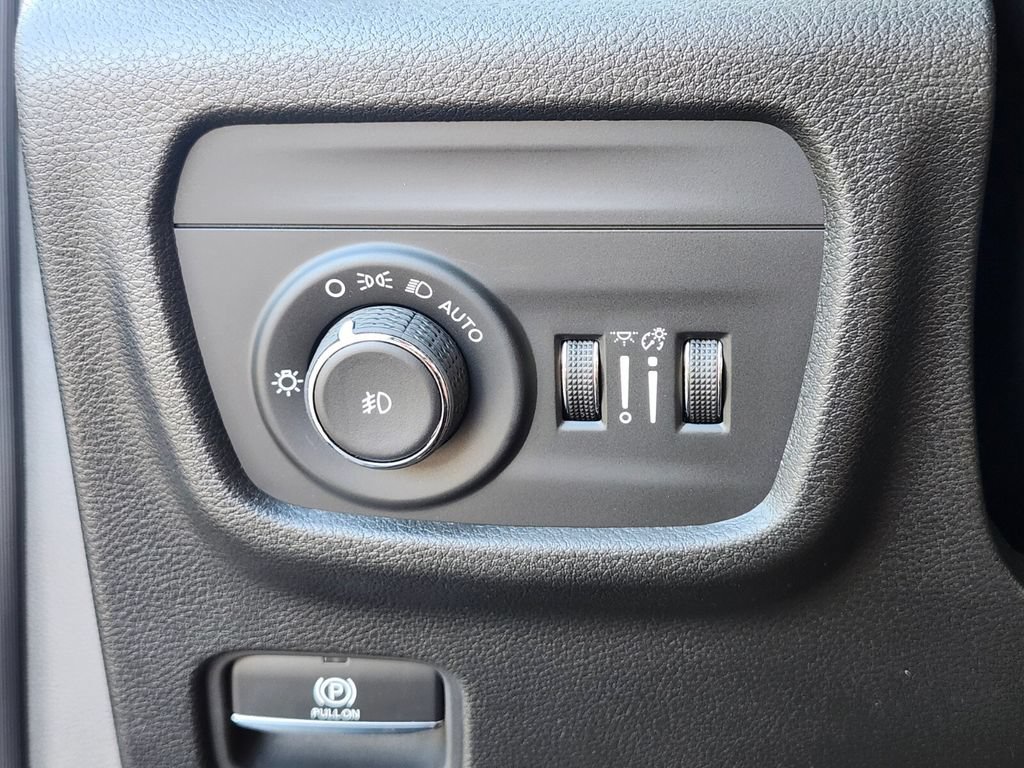 Used 2026 Jeep Grand Cherokee L Limited w/ Limited Altitude Package AWD/4WD image 26