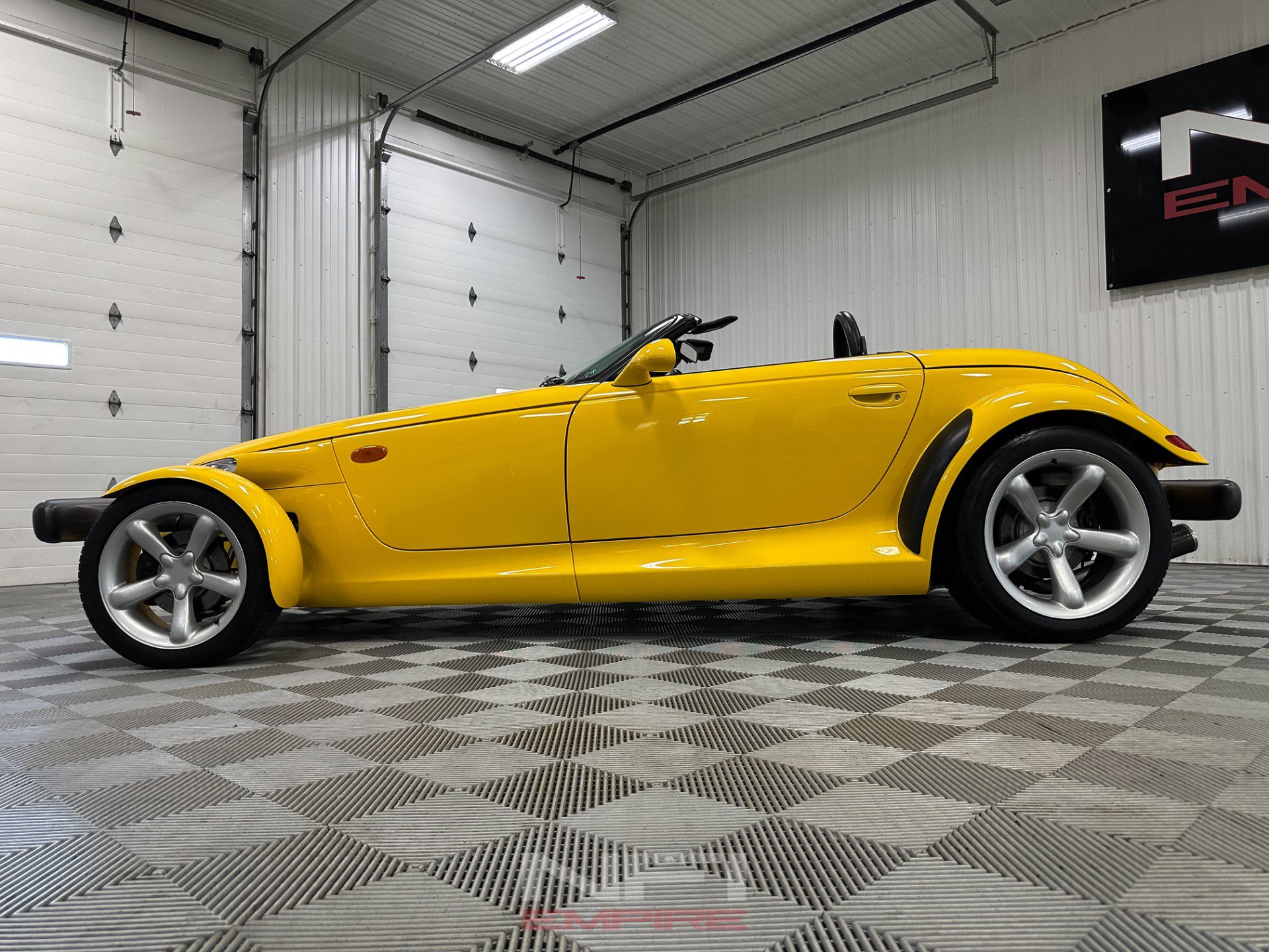 Used 1999 Plymouth Prowler RWD image 20
