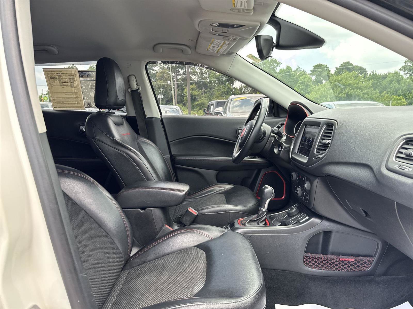 Used 2019 Jeep Compass Trailhawk w/ Cold Weather Group AWD/4WD image 23