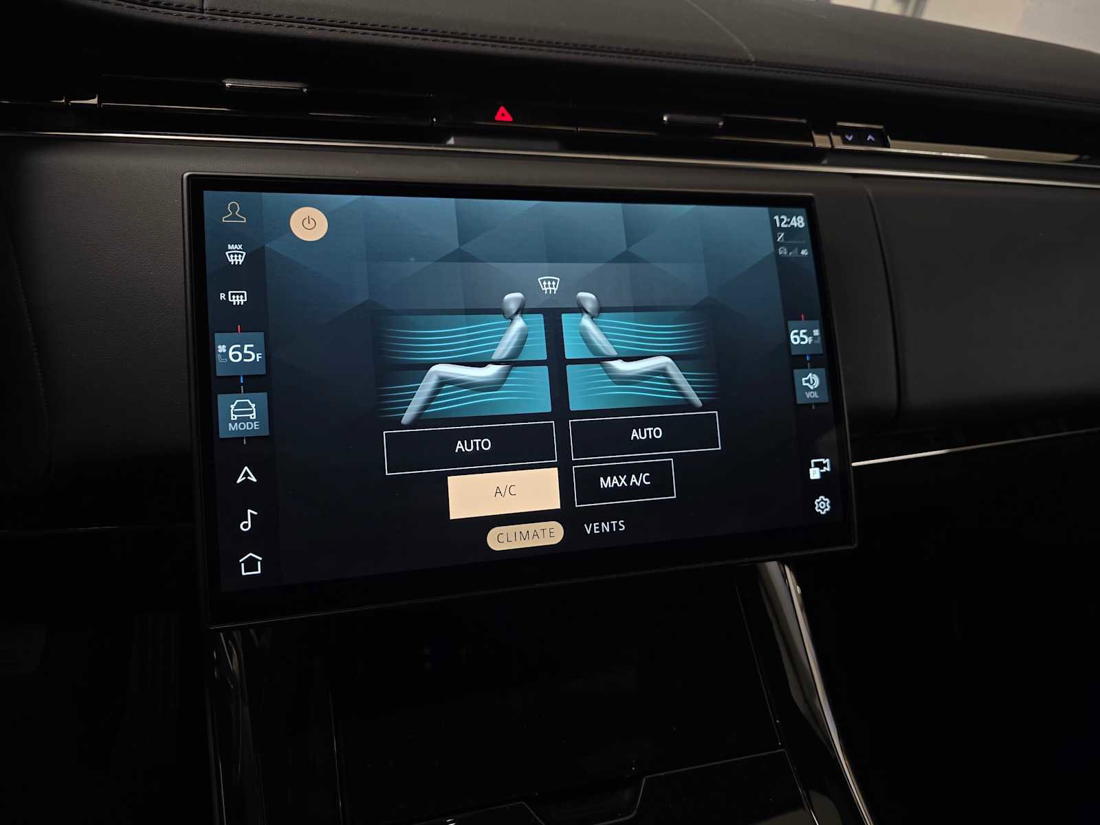 Used 2025 Land Rover Range Rover Sport image 29