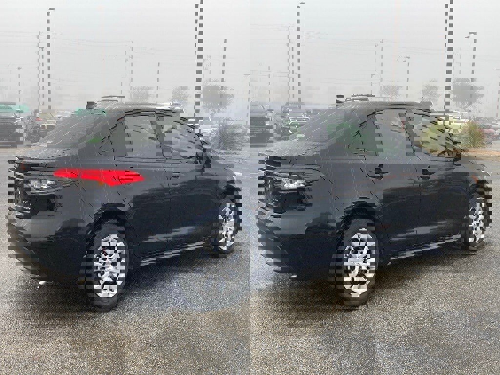 Used 2025 Toyota Corolla LE image 4