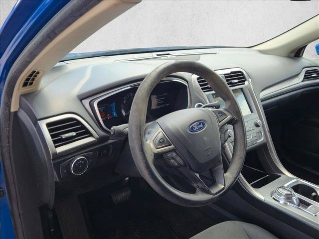Used 2019 Ford Fusion SE FWD image 10