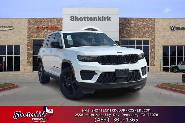 Used 2023 Jeep Grand Cherokee Altitude image 1