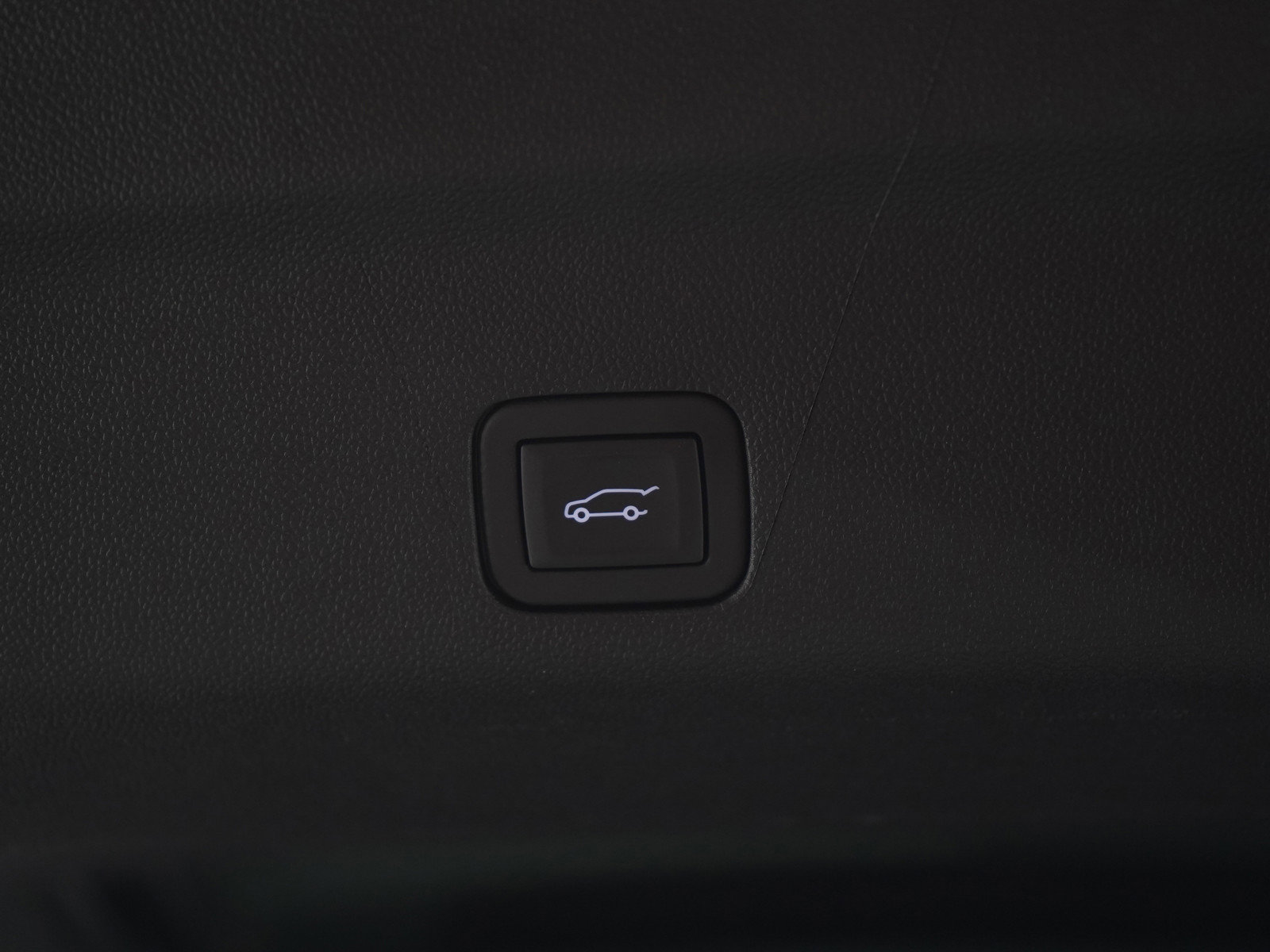 Used 2025 GMC Yukon Denali w/ Sun & Power Step Package image 19