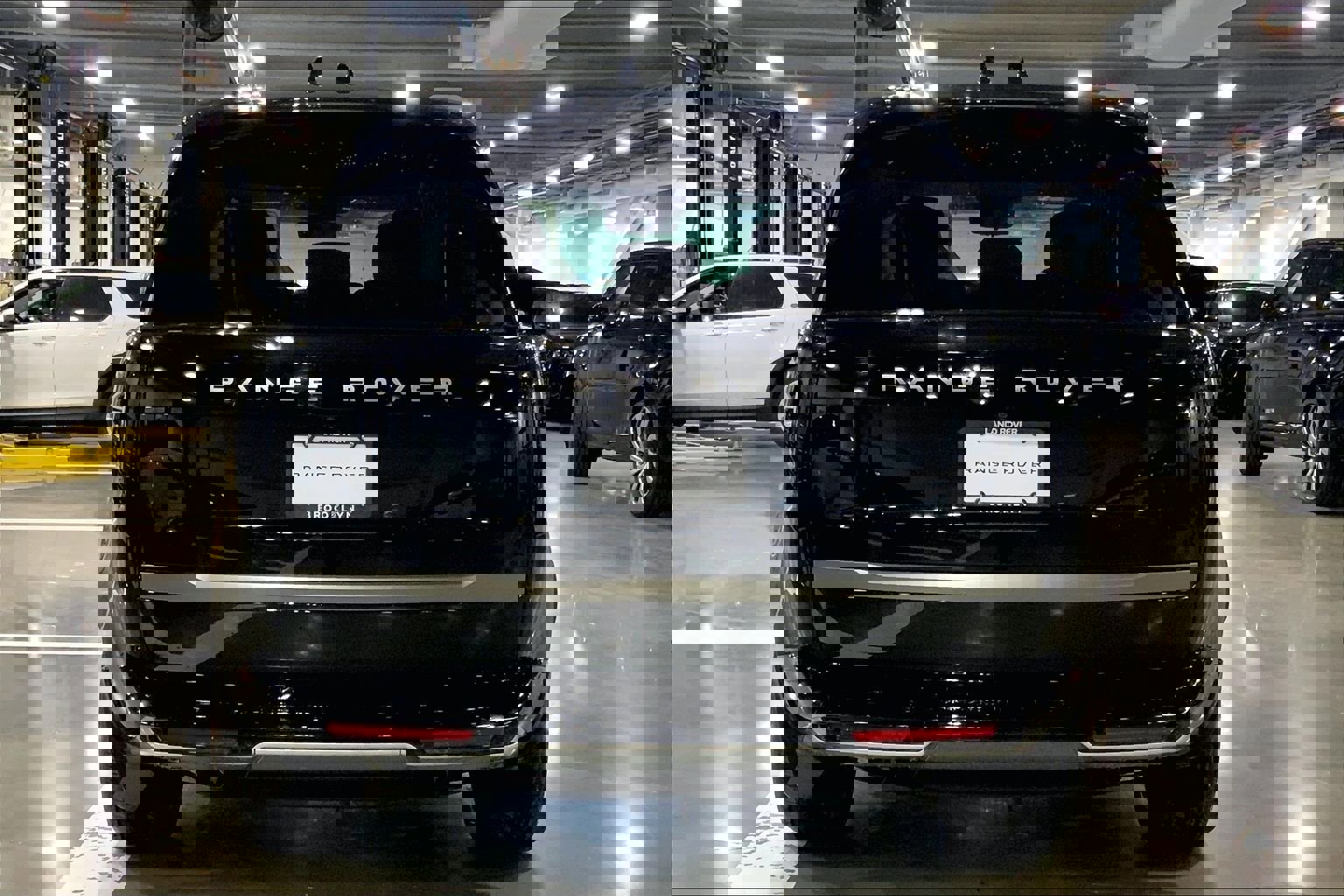 New 2026 Land Rover Range Rover SE image 4