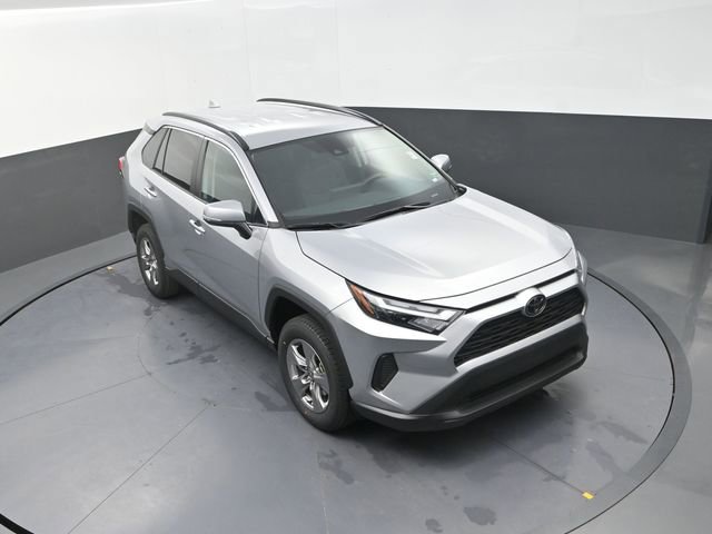 Used 2025 Toyota RAV4 XLE image 19