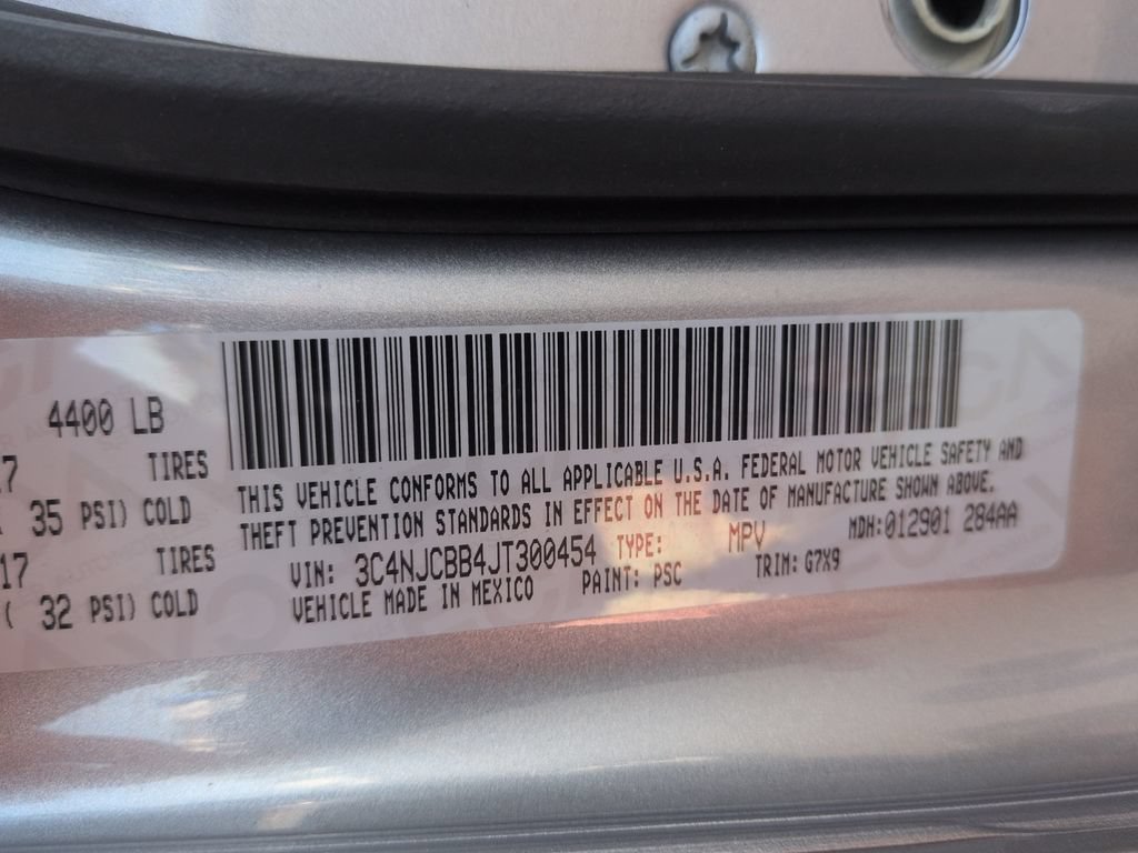 Used 2018 Jeep Compass Latitude FWD image 33