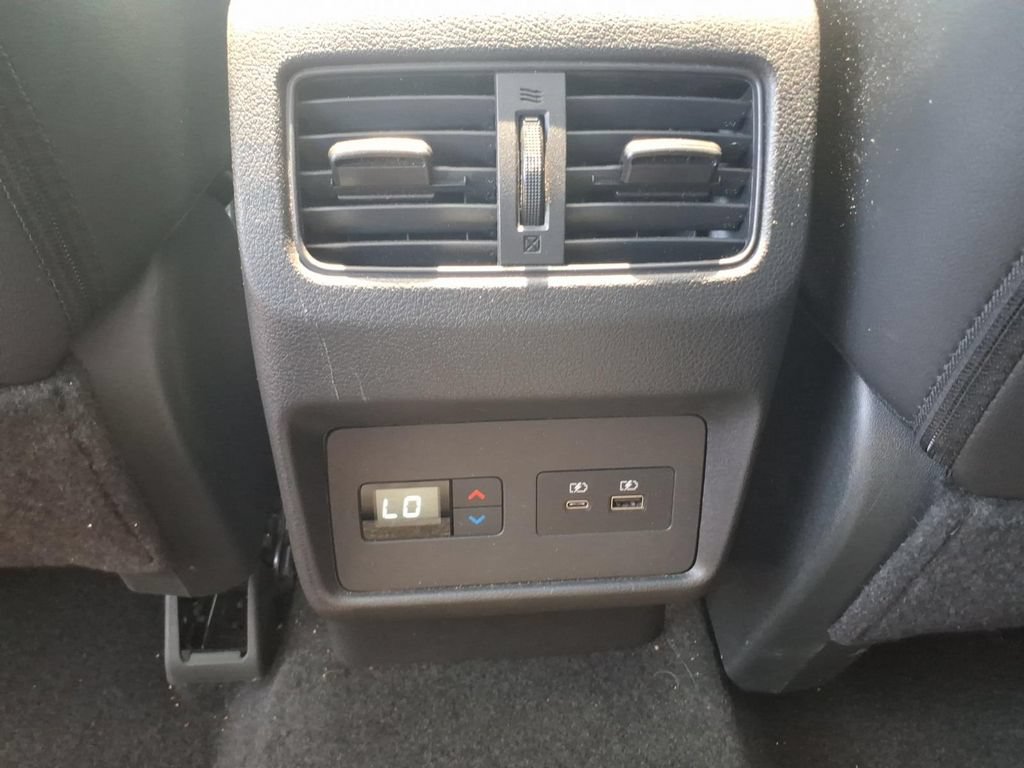 Used 2023 Nissan Rogue SL w/ SL Premium Package FWD image 14