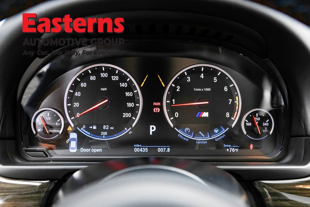 Used 2015 BMW M5 RWD image 25
