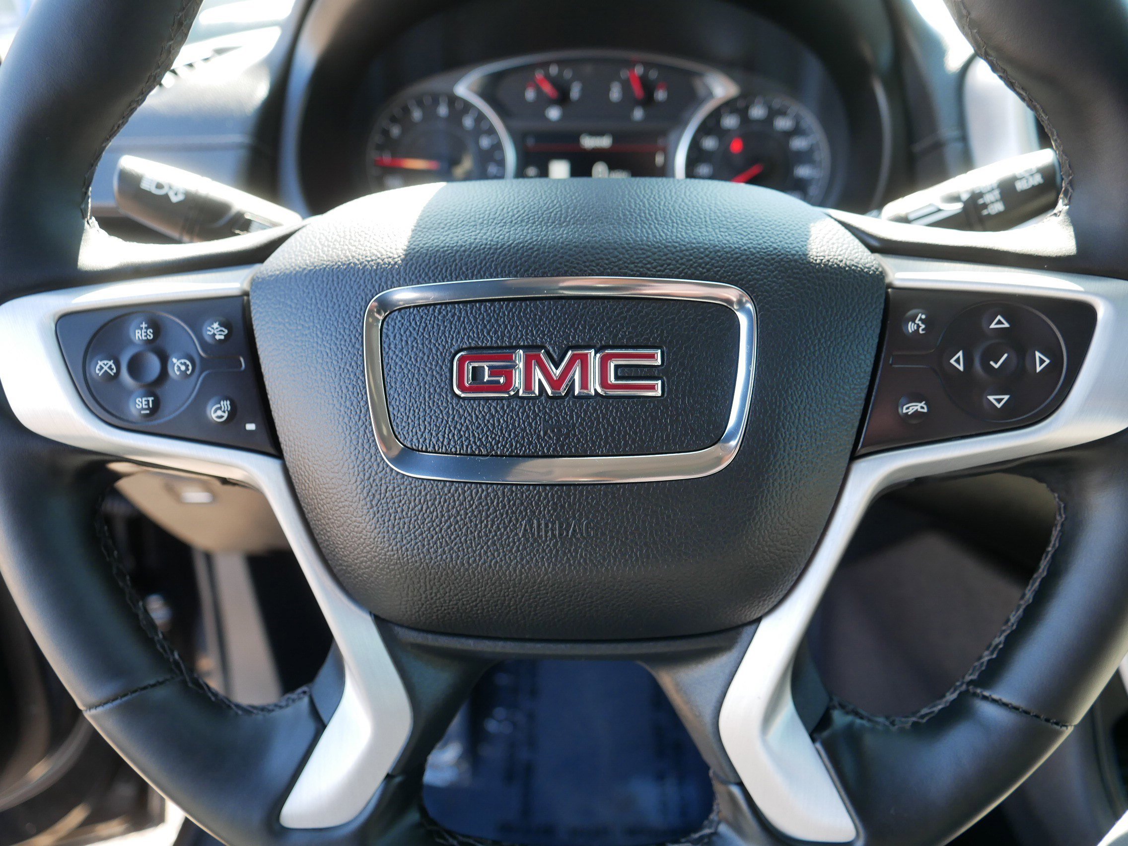 Used 2024 GMC Terrain SLT w/ Infotainment Package II image 25